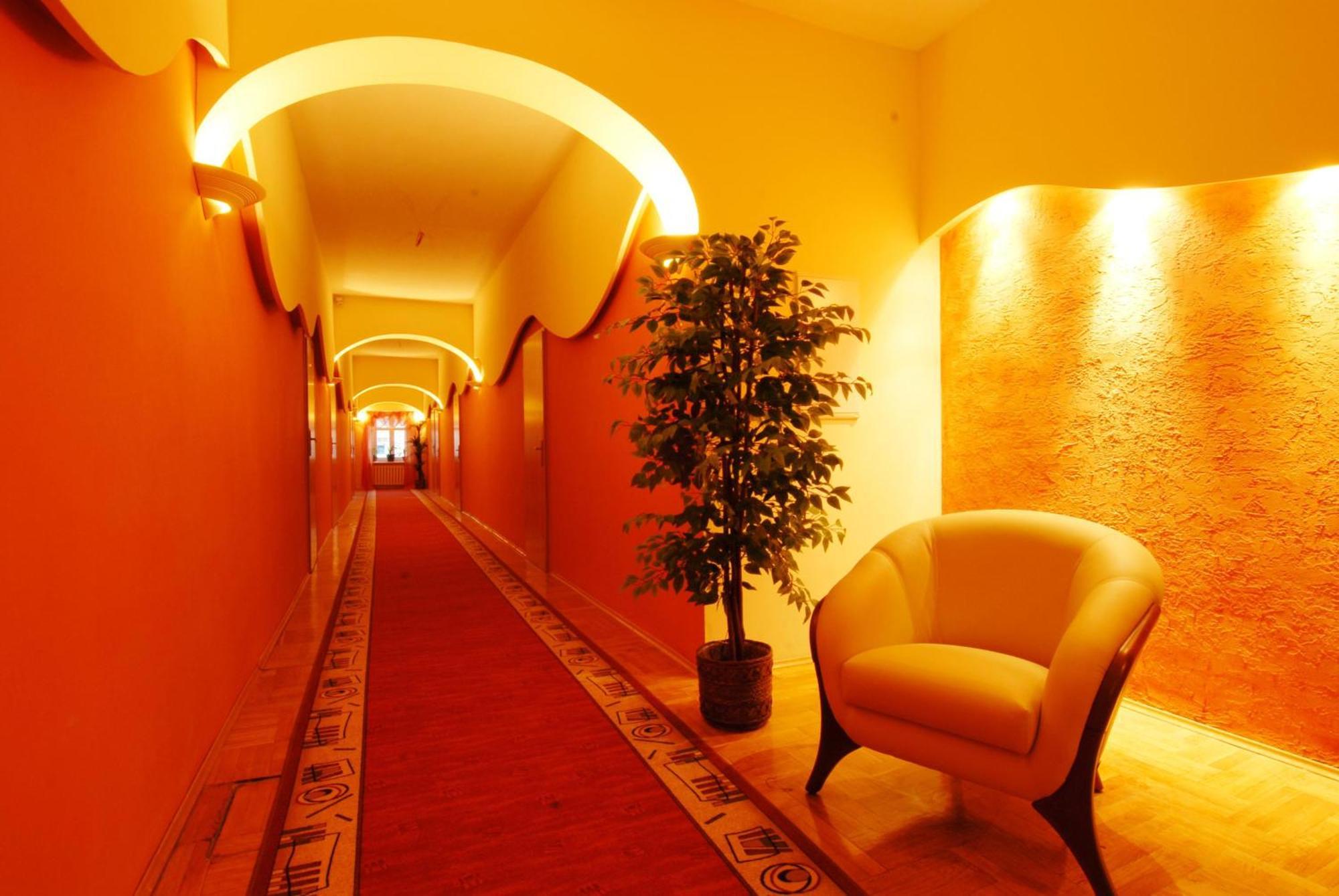 Hotel Restauracja Caspar Jelenia Góra Екстериор снимка