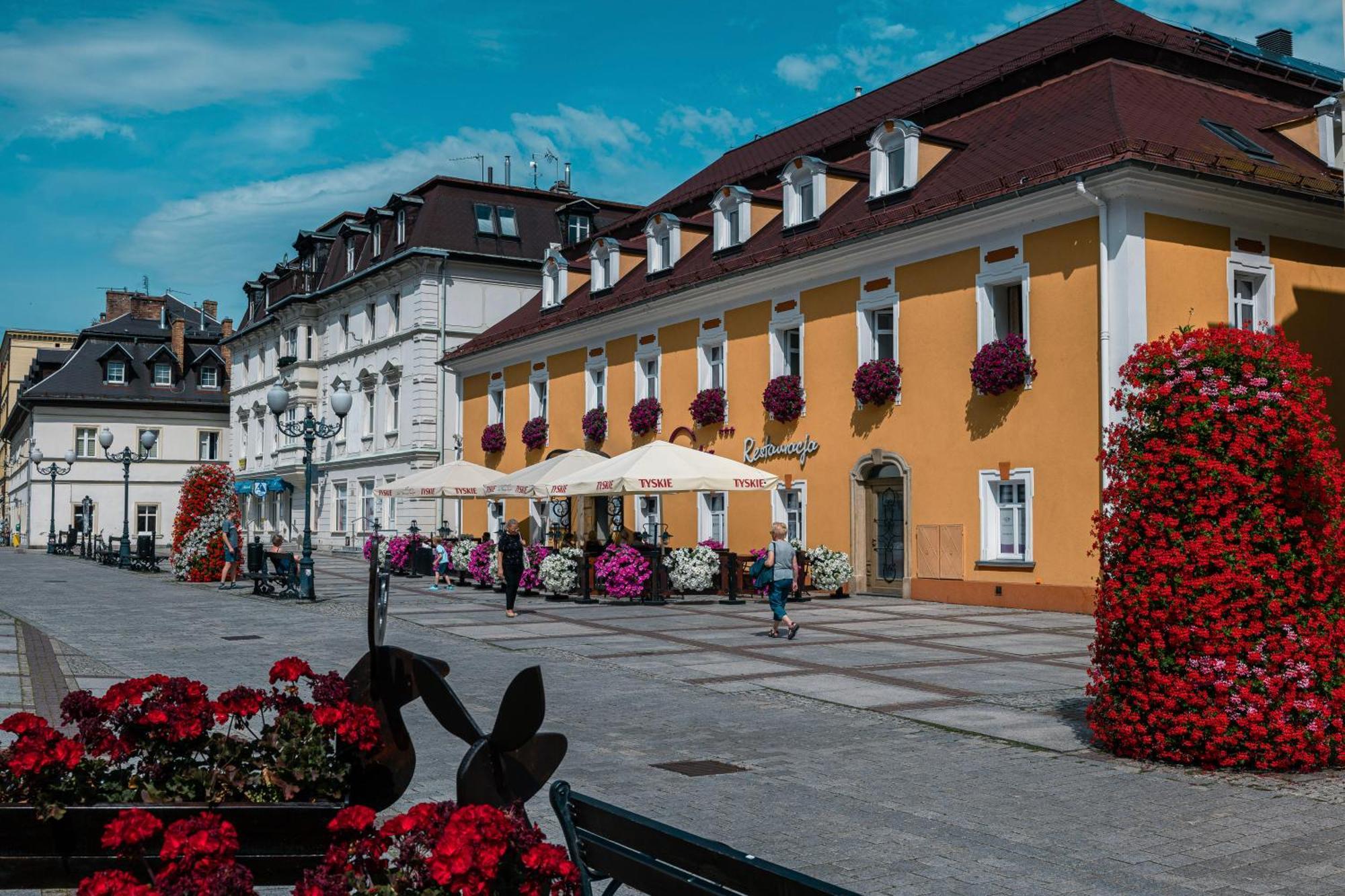 Hotel Restauracja Caspar Jelenia Góra Екстериор снимка