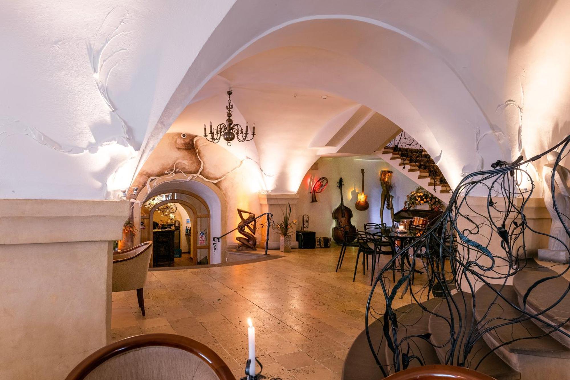 Hotel Restauracja Caspar Jelenia Góra Екстериор снимка
