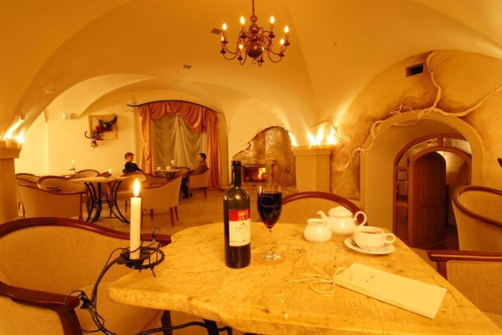 Hotel Restauracja Caspar Jelenia Góra Екстериор снимка