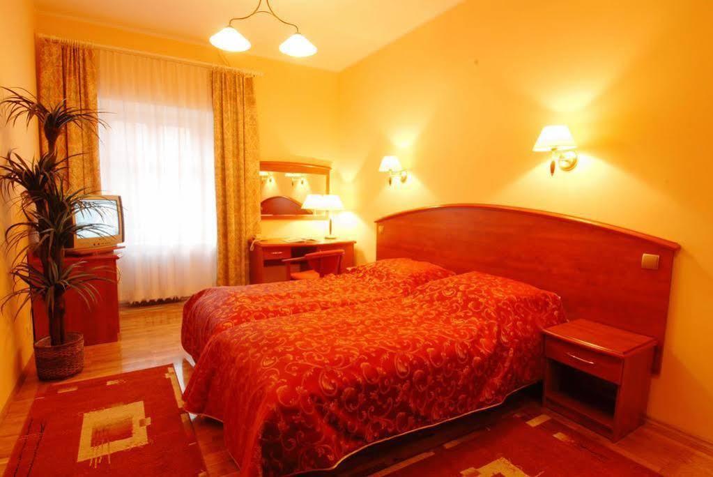 Hotel Restauracja Caspar Jelenia Góra Екстериор снимка